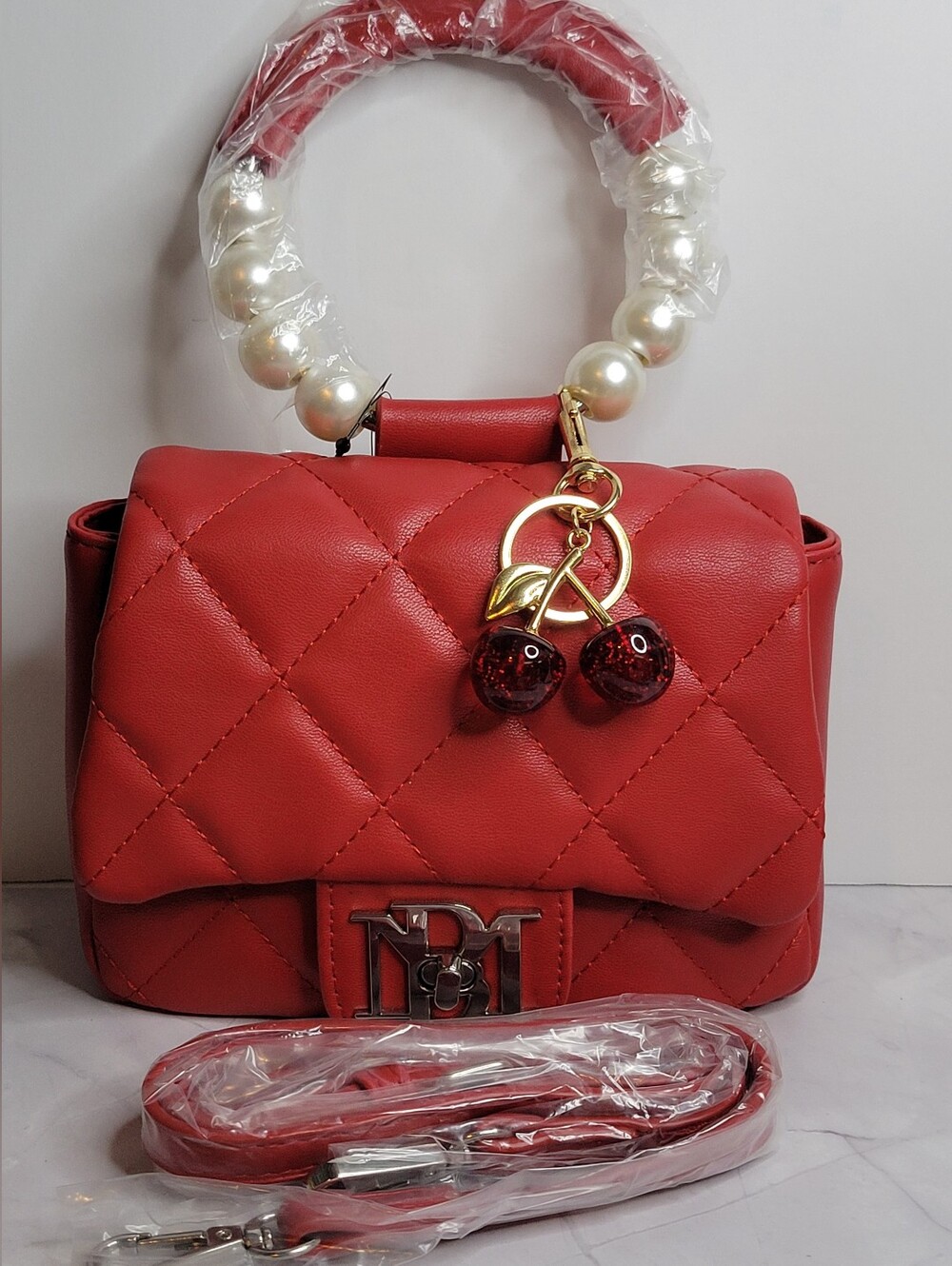 Badgley Mischka Small Red Quilted Crossbody Bag NWT - Picture 2 of 5